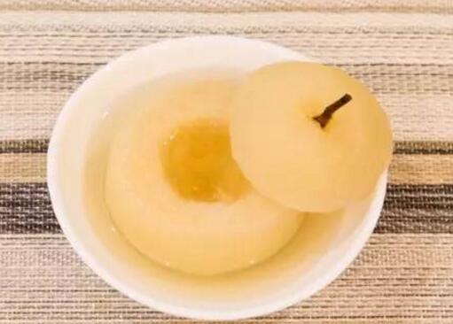 肺火旺盛咳嗽：蒸冰糖雪梨汁 